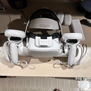 Meta Quest 2 256gb with Accessories